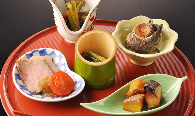 呼子名物!生簀で泳ぐ新鮮なイカ活造りプラン