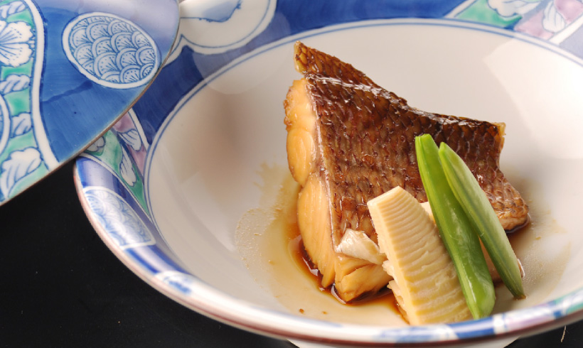 呼子名物!生簀で泳ぐ新鮮なイカ活造りプラン